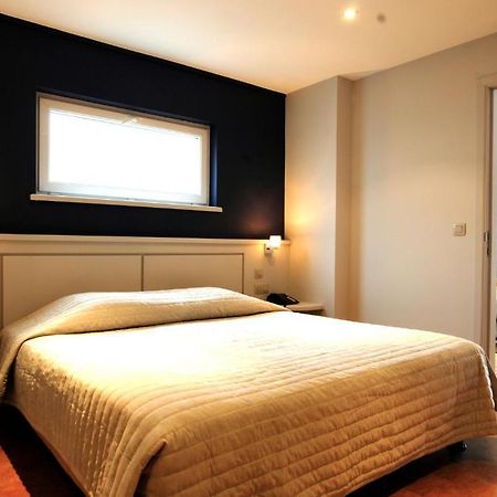 Hotel Le Joli Bois Waterloo Ruang foto