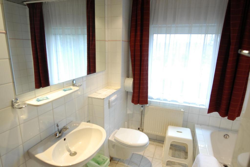 Hotel Le Joli Bois Waterloo Ruang foto