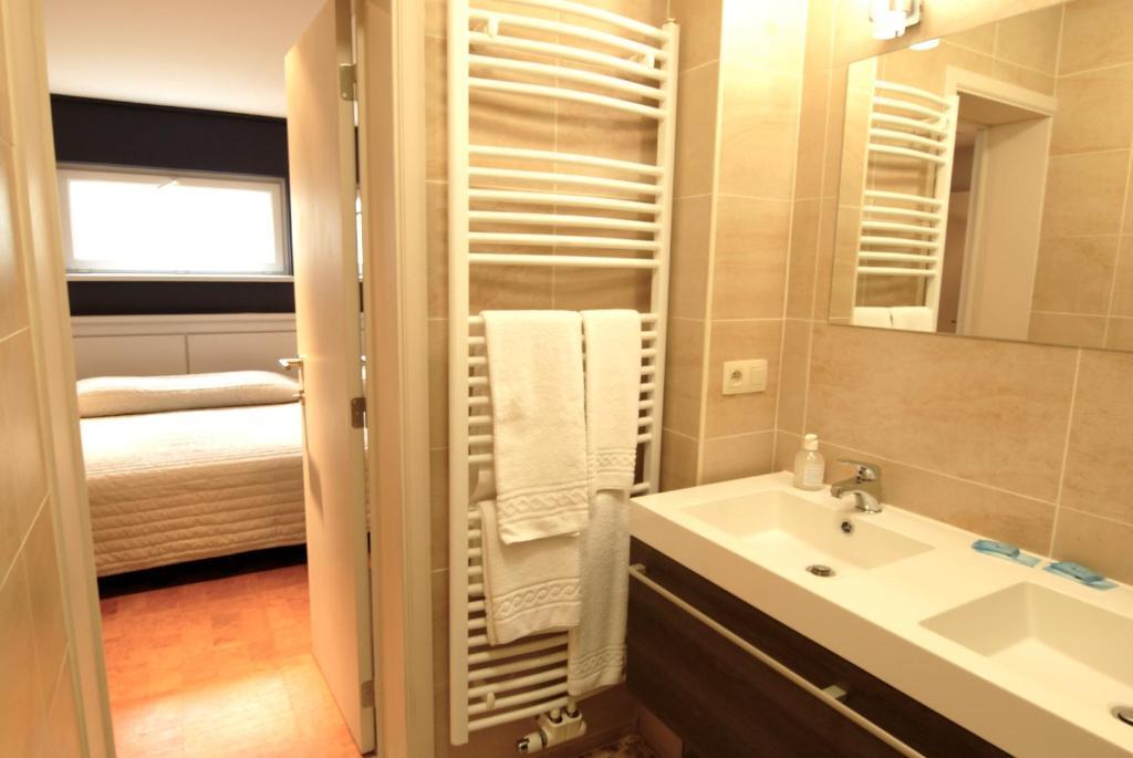 Hotel Le Joli Bois Waterloo Ruang foto