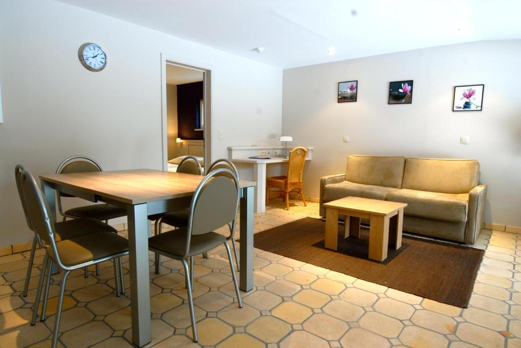 Hotel Le Joli Bois Waterloo Ruang foto